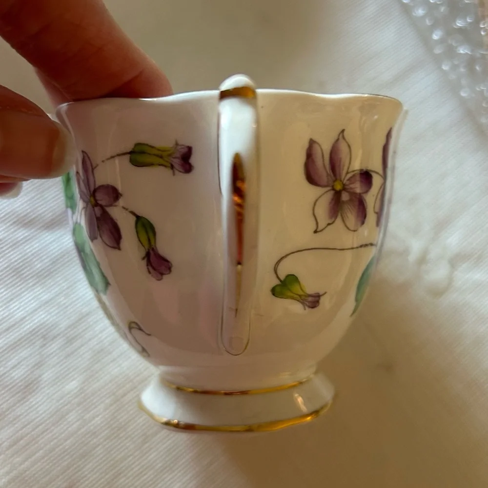 Royal Albert. Bone china. Flower of the month Violet no 2. - Picture 5 of 8